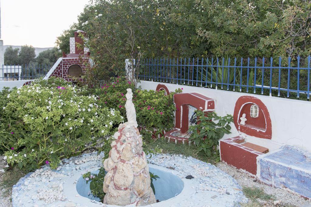 Mary Rooms Adamantas  Exterior photo